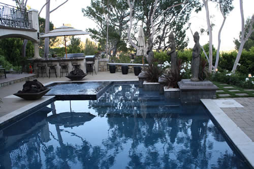 © Scott Cohen - Contemporary clean lines pool design with spa and water    feature 2